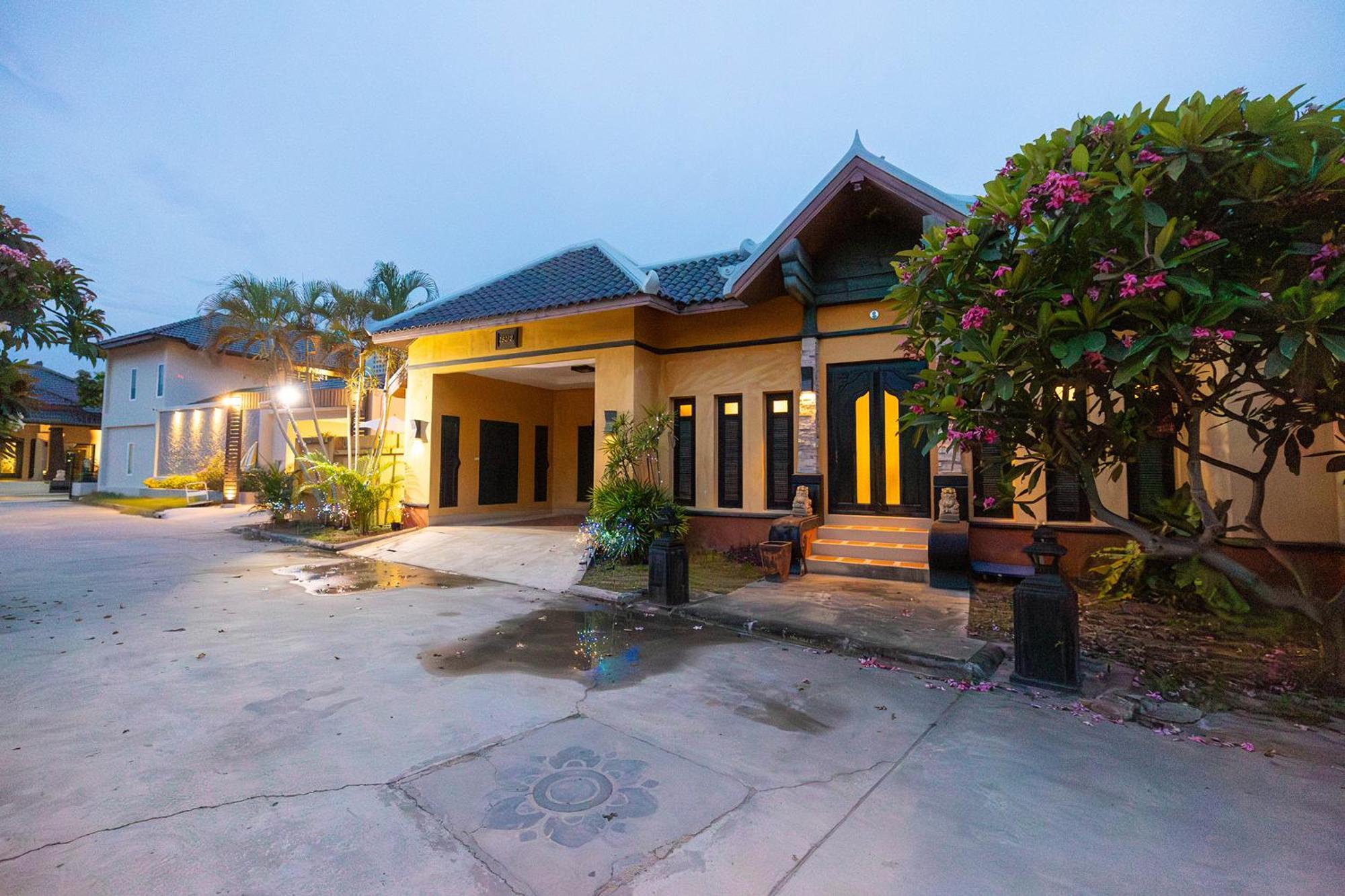 November T Pool Villa 2 Jomtien Beach Exterior photo