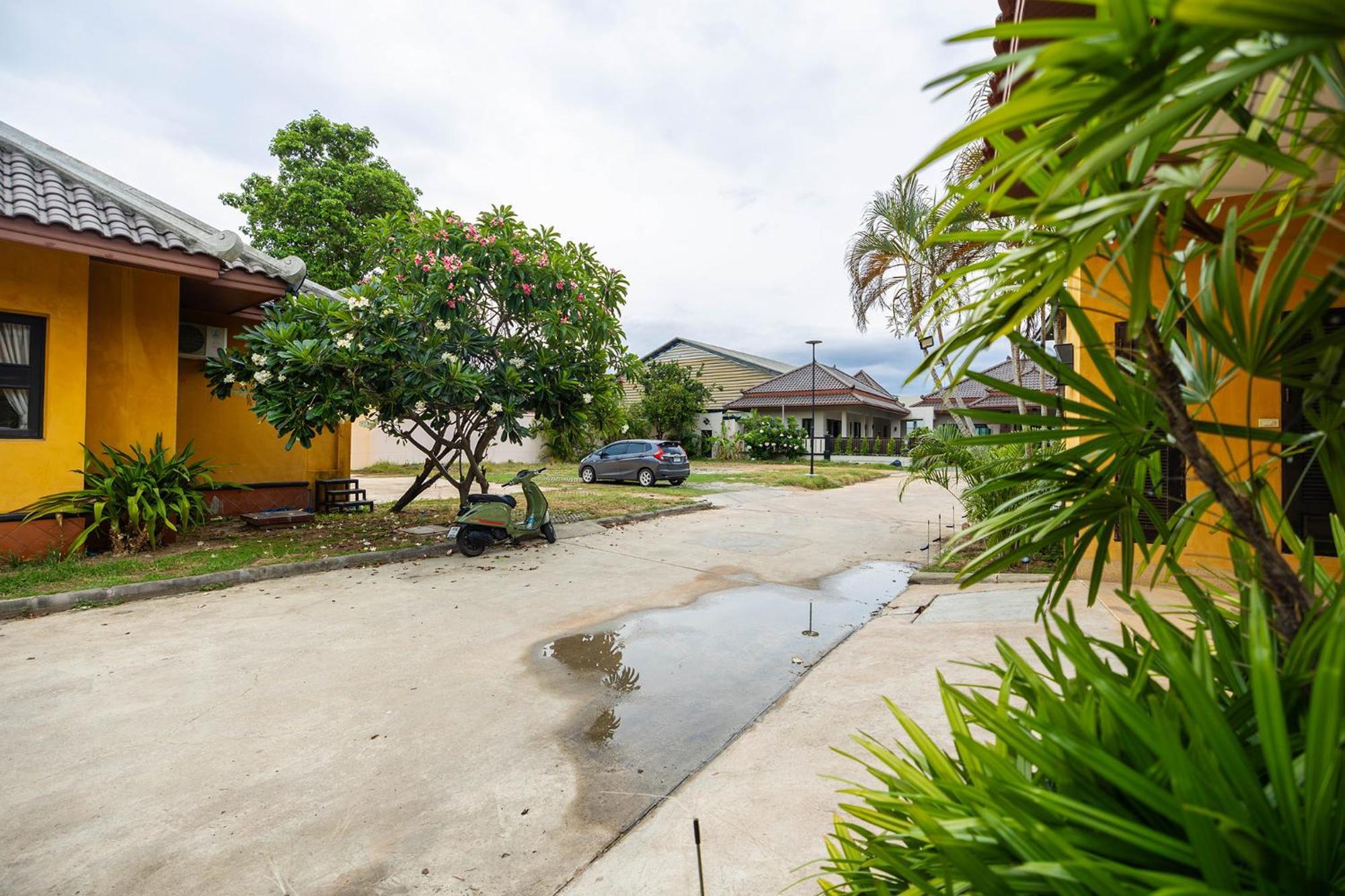 November T Pool Villa 2 Jomtien Beach Exterior photo